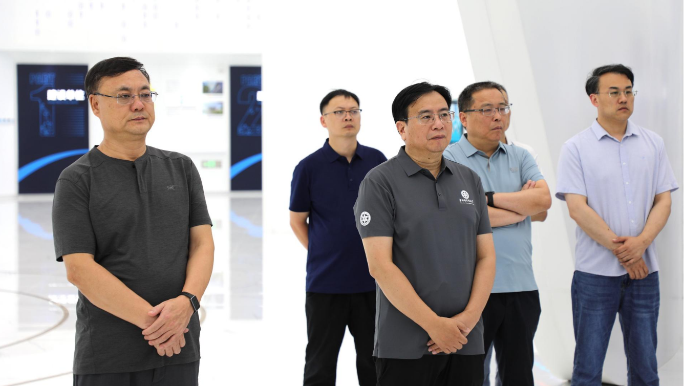 国科大杭州高等研究院领导调研中科南京软件技术研究院